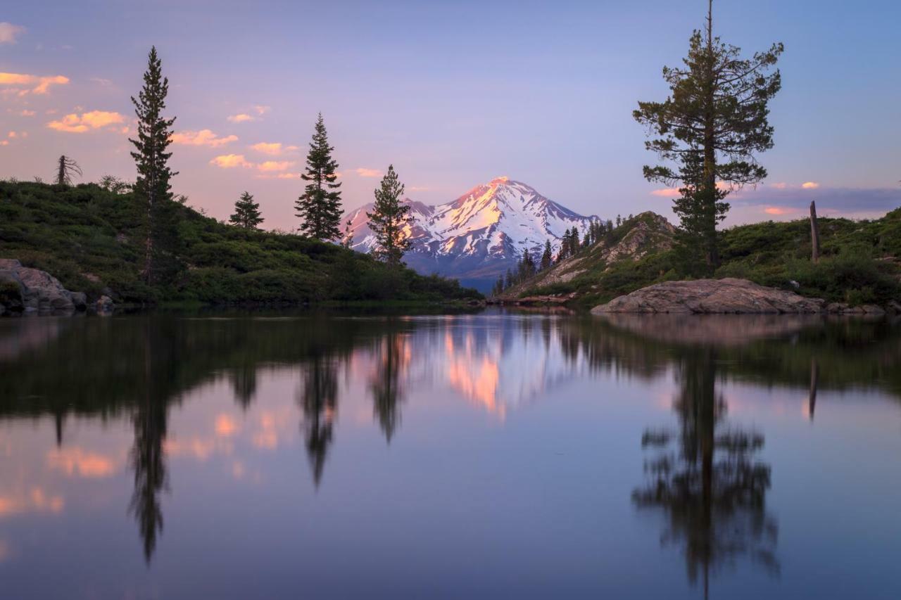 Inn At Mount Shasta Eksteriør billede